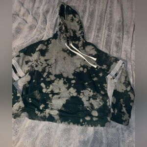 Forever 21 hoodie. Says 2X. Fits like large. Tie-Dye/Bleach look.